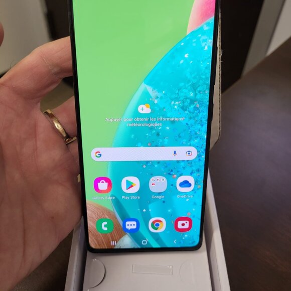 Samsung Galaxy A71 5G 128GB Unlocked. In good condition !!! - Picture 9 of 9